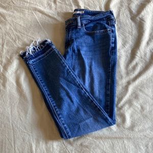 Levi’s 711 skinny jeans! Size 27. Super cute great condition!